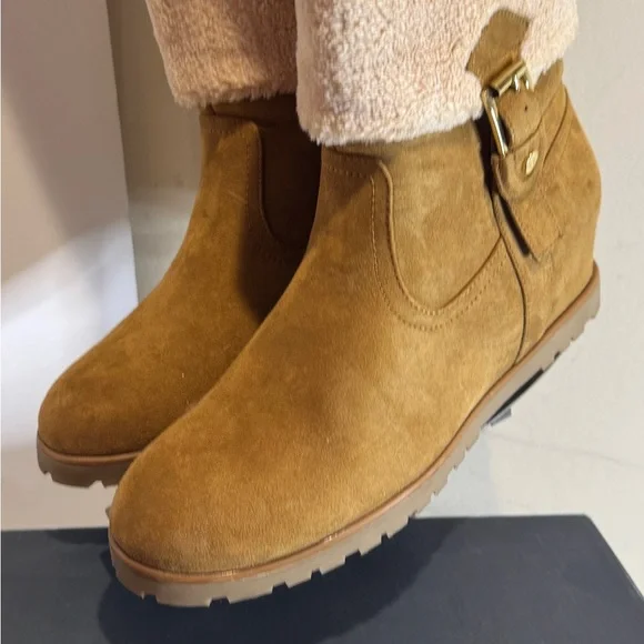 Tommy Hilfiger Soffia 2 Round Toe Tan Suede Ankle Boots Faux Fur Lined size 10 - Picture 3 of 8